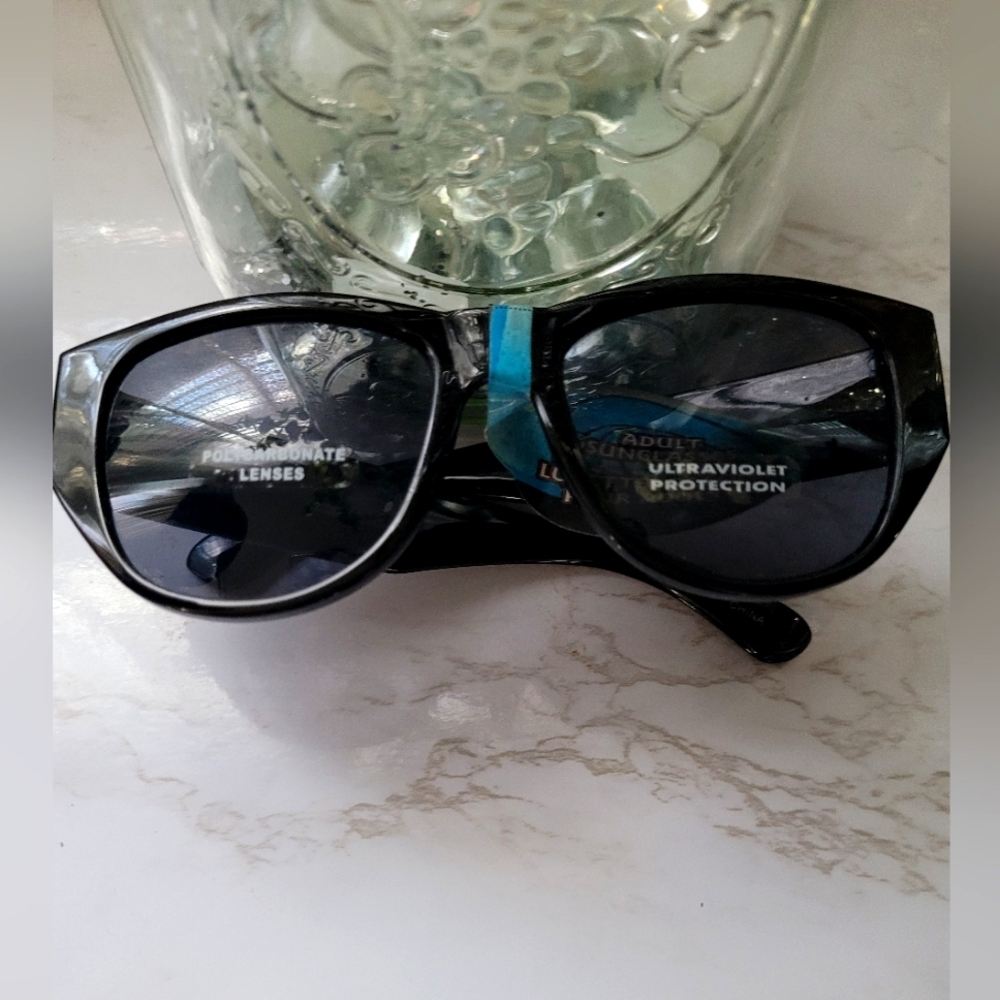 Black Ultraviolet Sunglasses